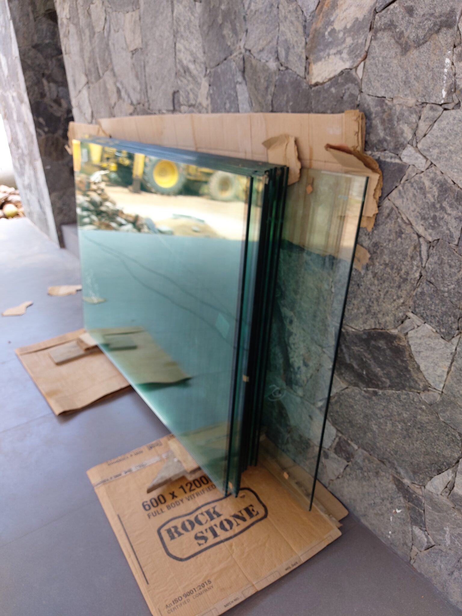 TEMPERED GLASS FREE STANDING HAND RAIL AT KADAWATHA