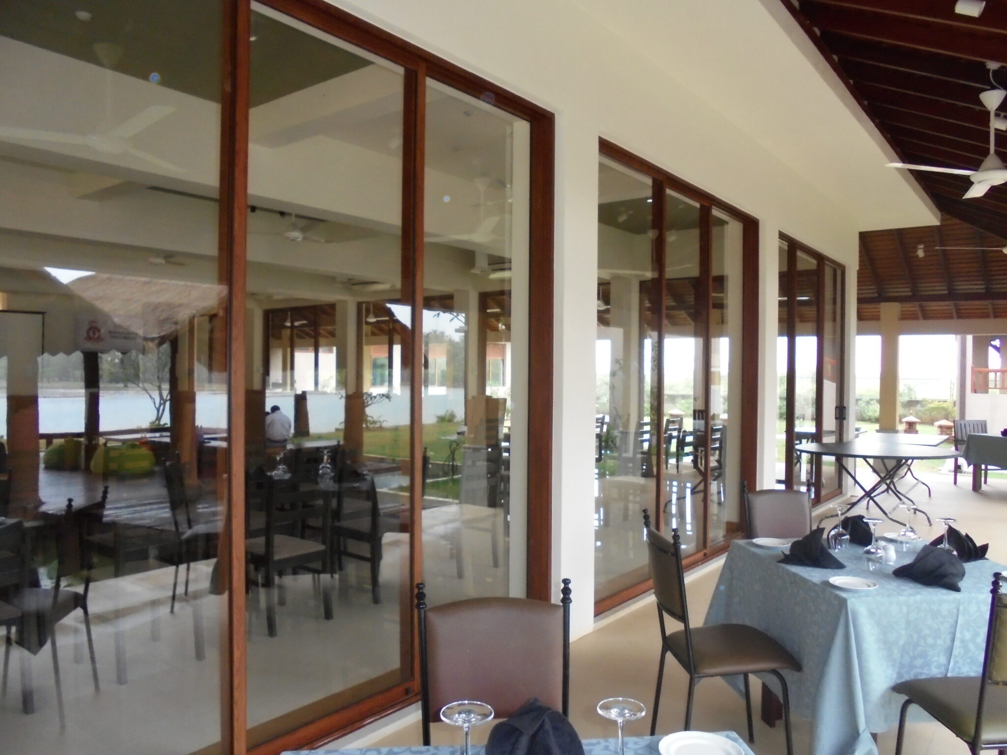 ALUMINIUM TEMPERED GLASS PARTITIONS