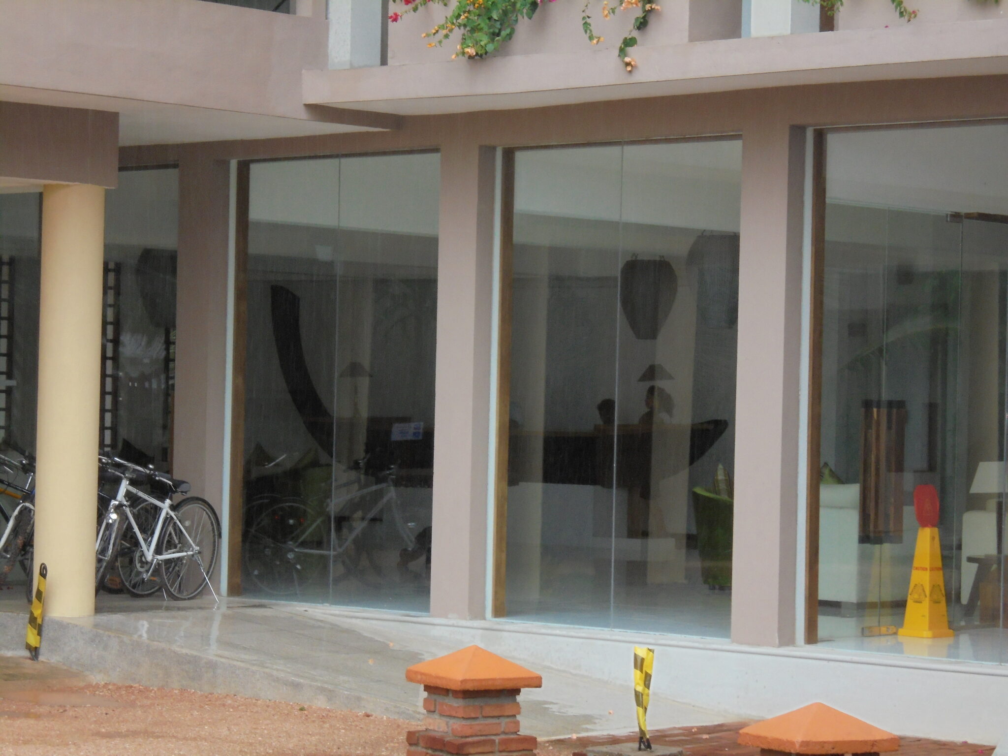 ALUMINIUM TEMPERED GLASS PARTITIONS