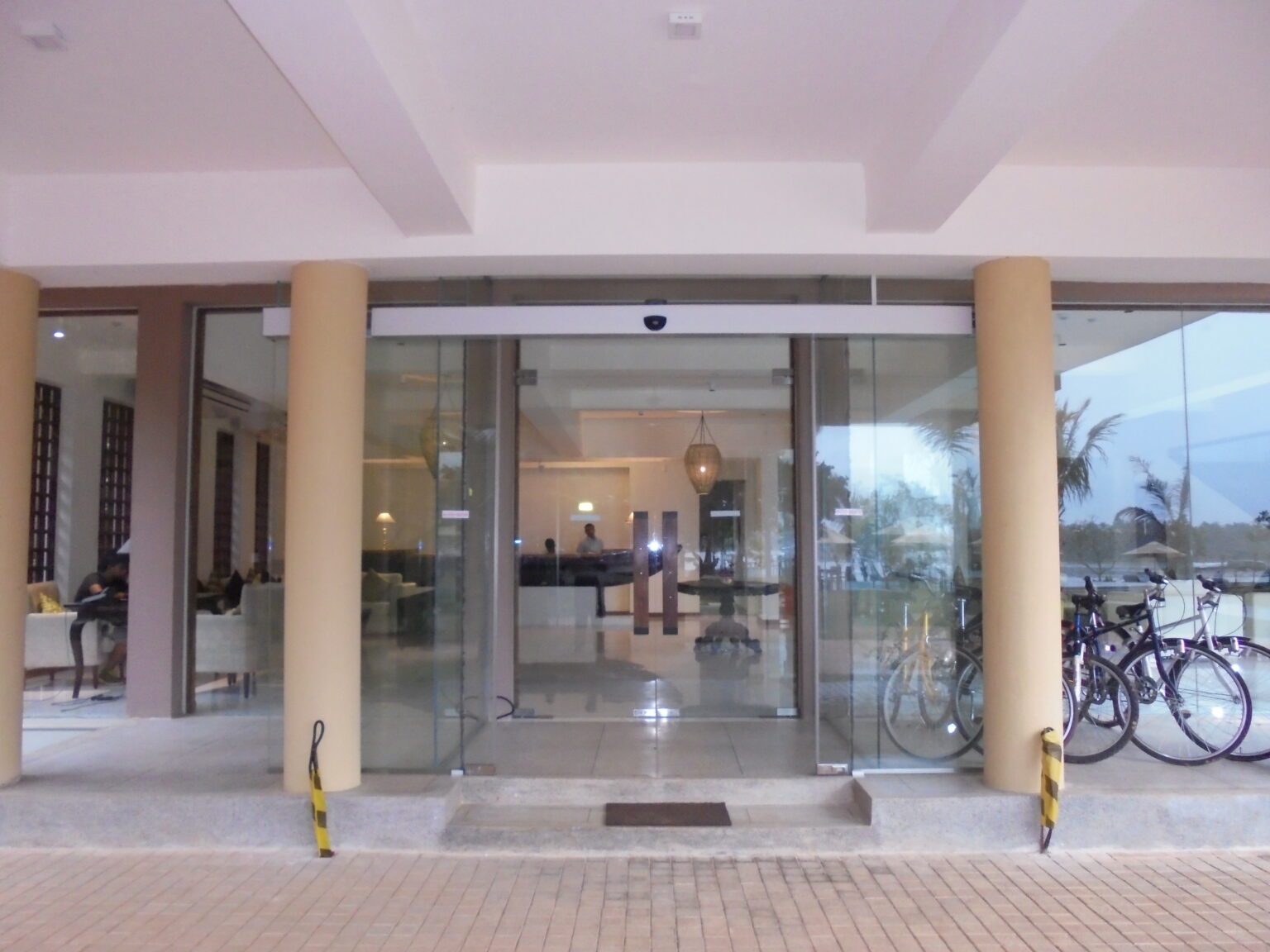ALUMINIUM TEMPERED GLASS PARTITIONS